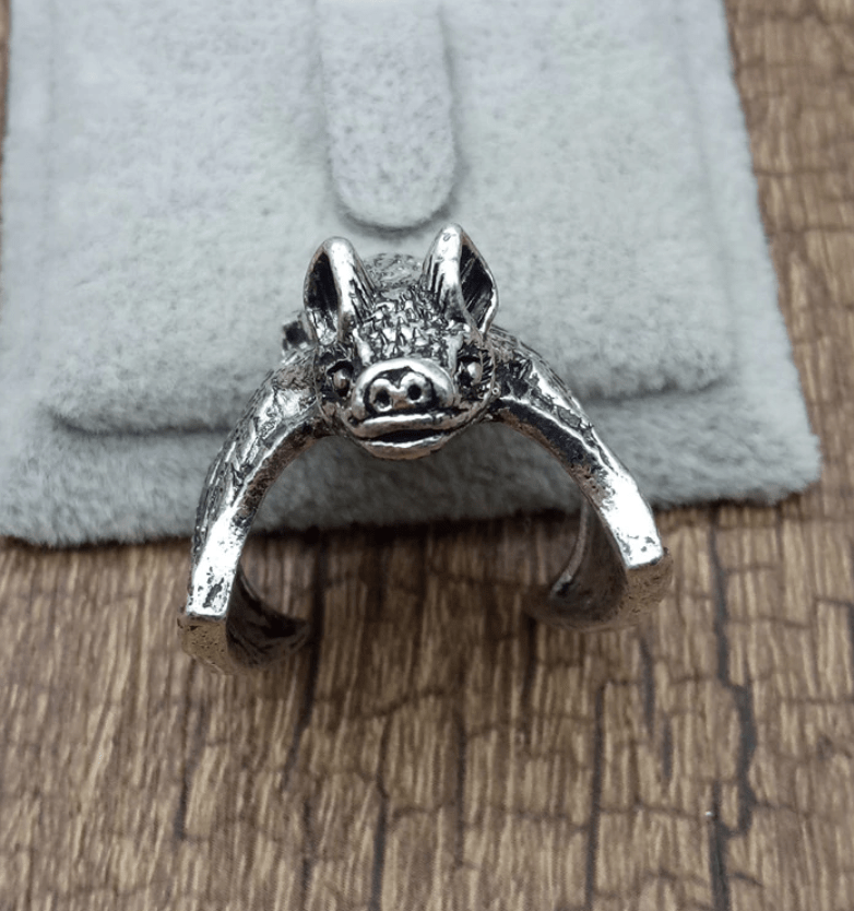 Dwarf Bat Ring