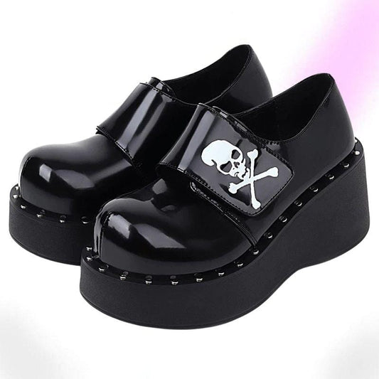 Weak-Kneed Gothic Platform Shoes