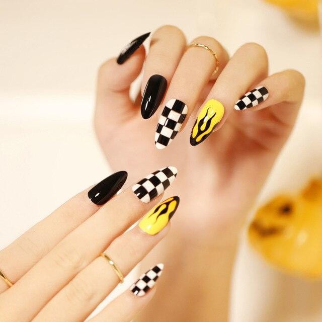 Spooky Life Fashion Nails