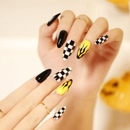Spooky Life Fashion Nails