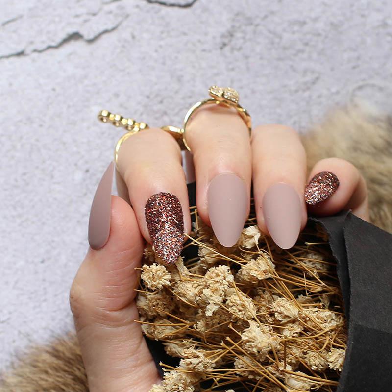 Dazzling Gal Nails