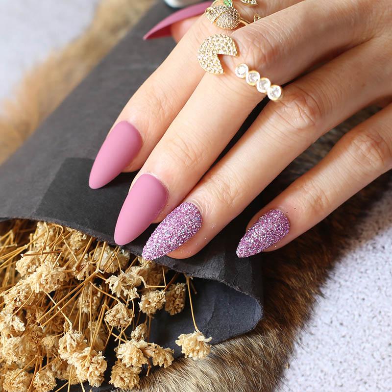 Dazzling Gal Nails